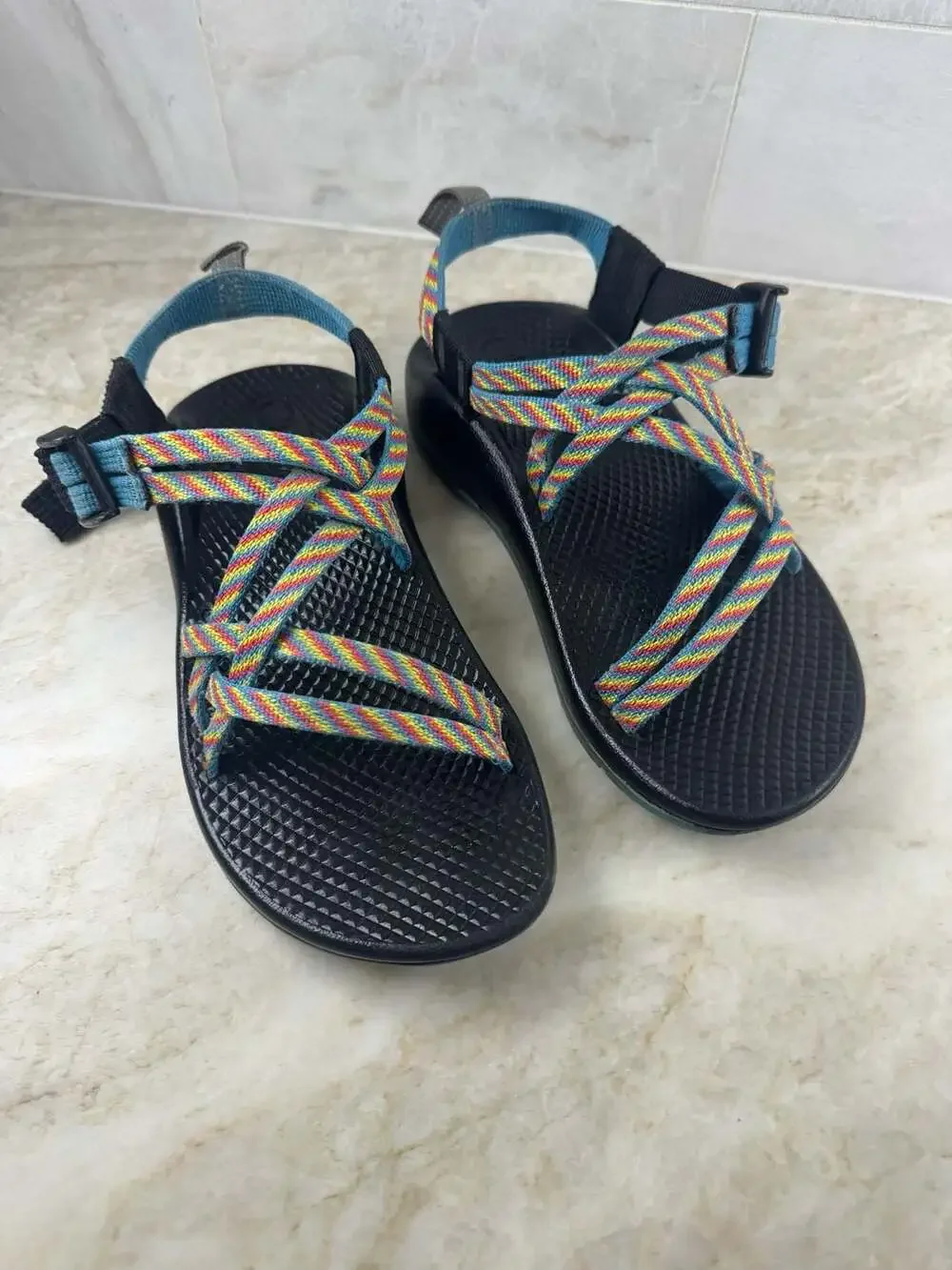 Chaco ZX/2 Classic Youth Sport Sandals Rainbow Chevron Straps Size 2 Black